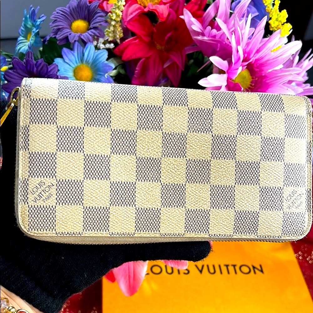 Louis Vuitton Checkered long Wallet